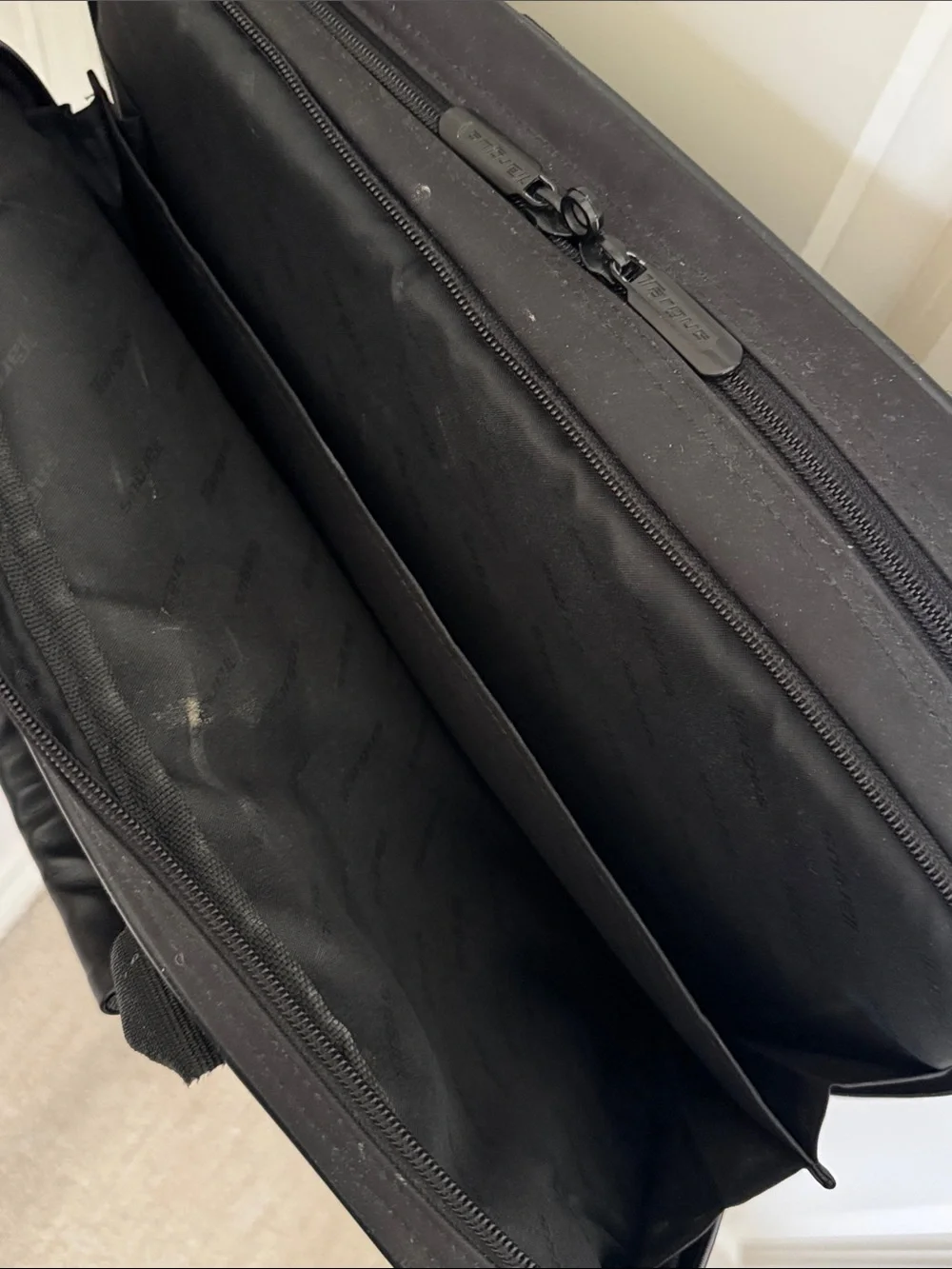 Black Men's Laptop Bag with Shoulder Strap Good Condition